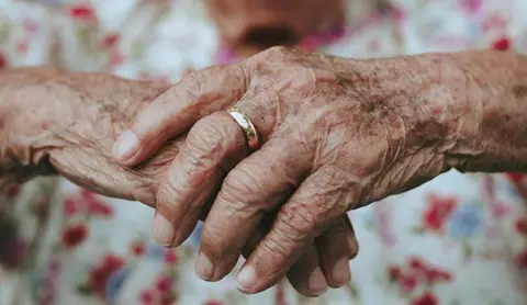 Handreiking kwetsbare ouderen thuis