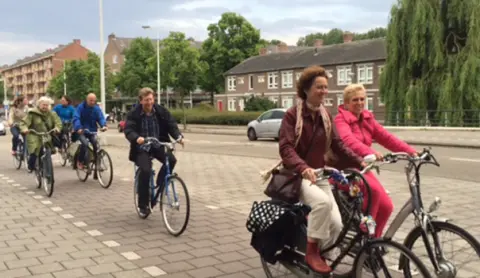 Wijksafari – beter weten wie er in de wijk ook actief is én waar zij mee bezig zijn